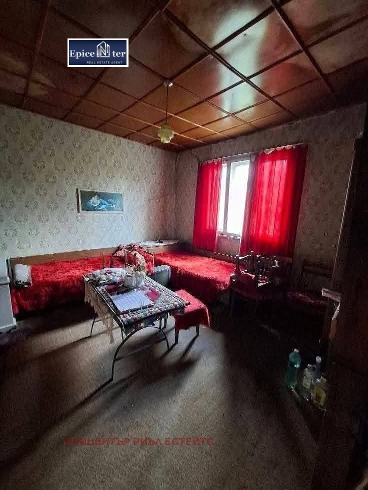 Продава КЪЩА, гр. Перник, Тева, снимка 2 - Къщи - 52562307