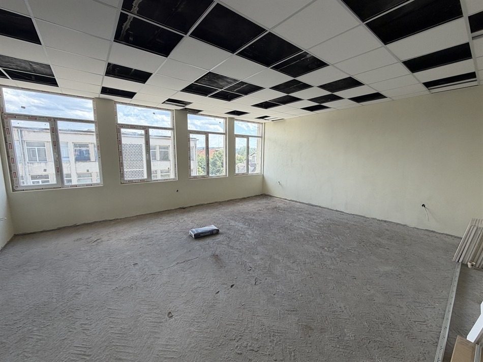 Продава ОФИС, гр. Казанлък, област Стара Загора, снимка 4 - Офиси - 55233665