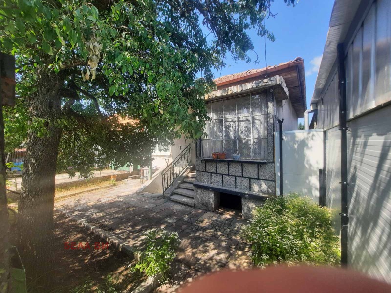 Eladó  Ház régió Pernik , Radomir , 70 négyzetméter | 41954564
