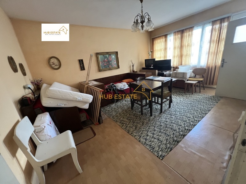 Продава  3-стаен град Добрич , Център , 90 кв.м | 81854555