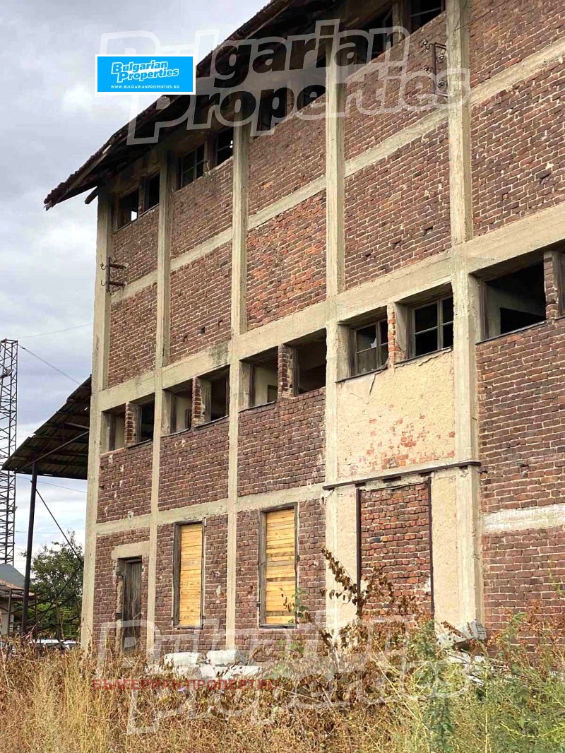 En venta  Edificio industrial región Burgas , Karnobat , 1000 metros cuadrados | 32855153 - imagen [8]