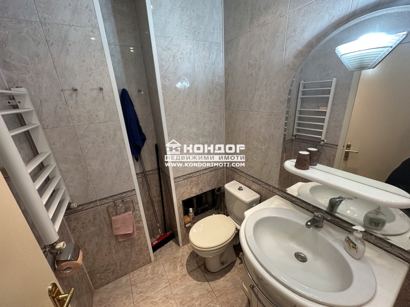 Eladó  3+ hálószoba Plovdiv , Centar , 180 négyzetméter | 57981630 - kép [15]