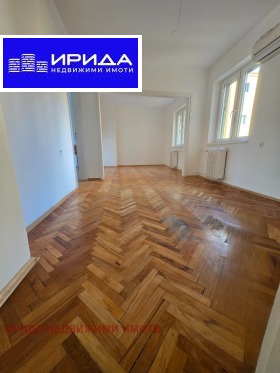 3-стаен град София, Център