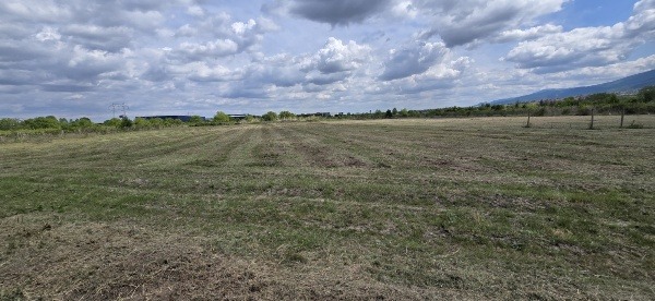 Eladó  Cselekmény régió Sofia , Dreatin , 17389 négyzetméter | 20629861