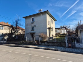 House Floor Tryavna, region Gabrovo 1