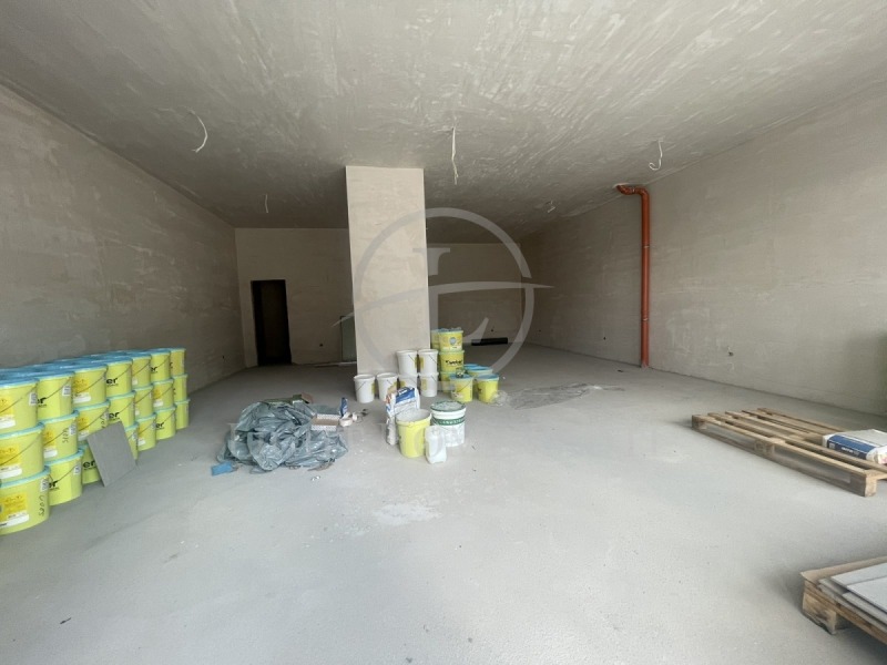 In vendita  Negozio Plovdiv , Gagarin , 96 mq | 14932864
