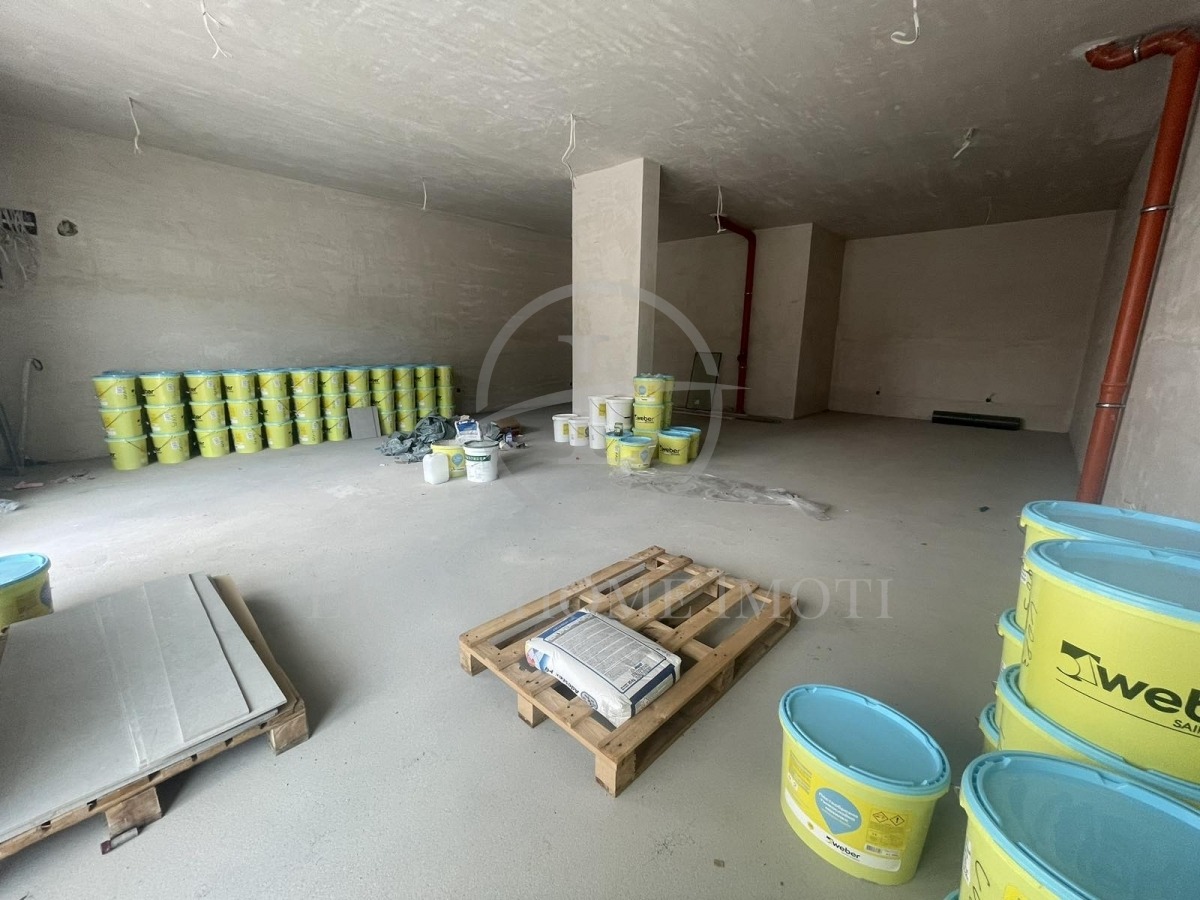 Продава МАГАЗИН, гр. Пловдив, Гагарин, снимка 2 - Магазини - 51821351