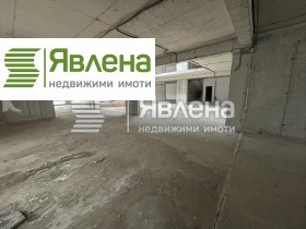 Butikk Mladost 4, Sofia 8