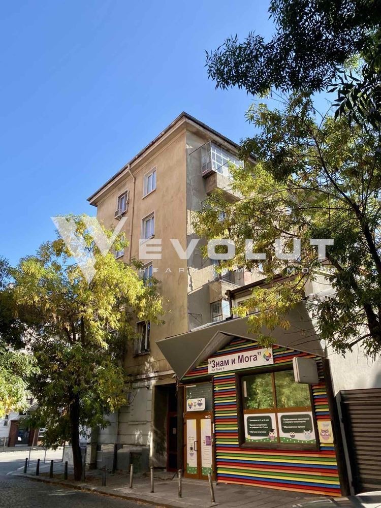 Продава  4-стаен град София , Център , 101 кв.м | 61119726