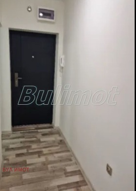 1 chambre Kolhozen pazar, Varna 7