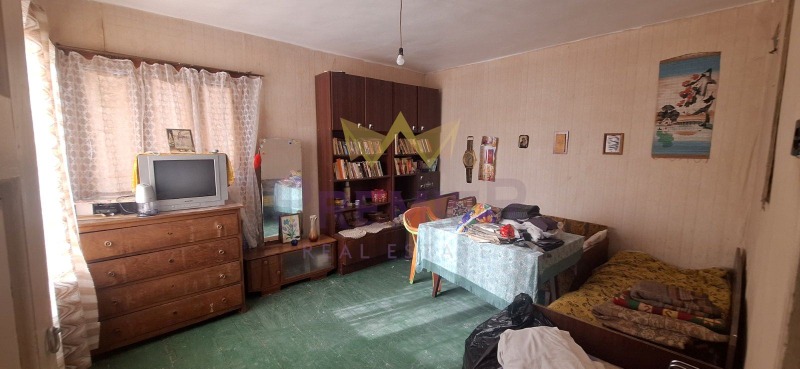 Продава КЪЩА, гр. Девня, област Варна