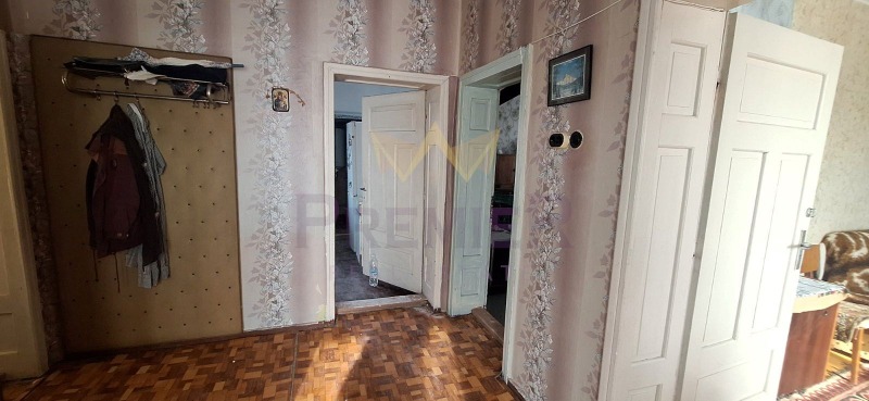 Продава КЪЩА, гр. Девня, област Варна, снимка 5 - Къщи - 52953014