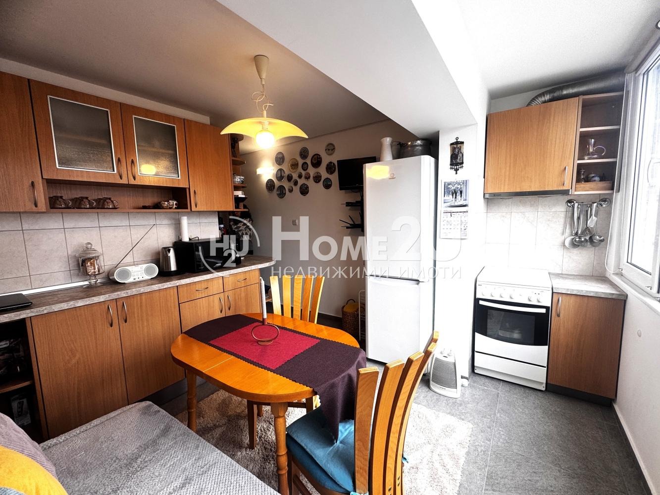 Продава 3-СТАЕН, гр. Бургас, Изгрев, снимка 3 - Апартаменти - 53762002