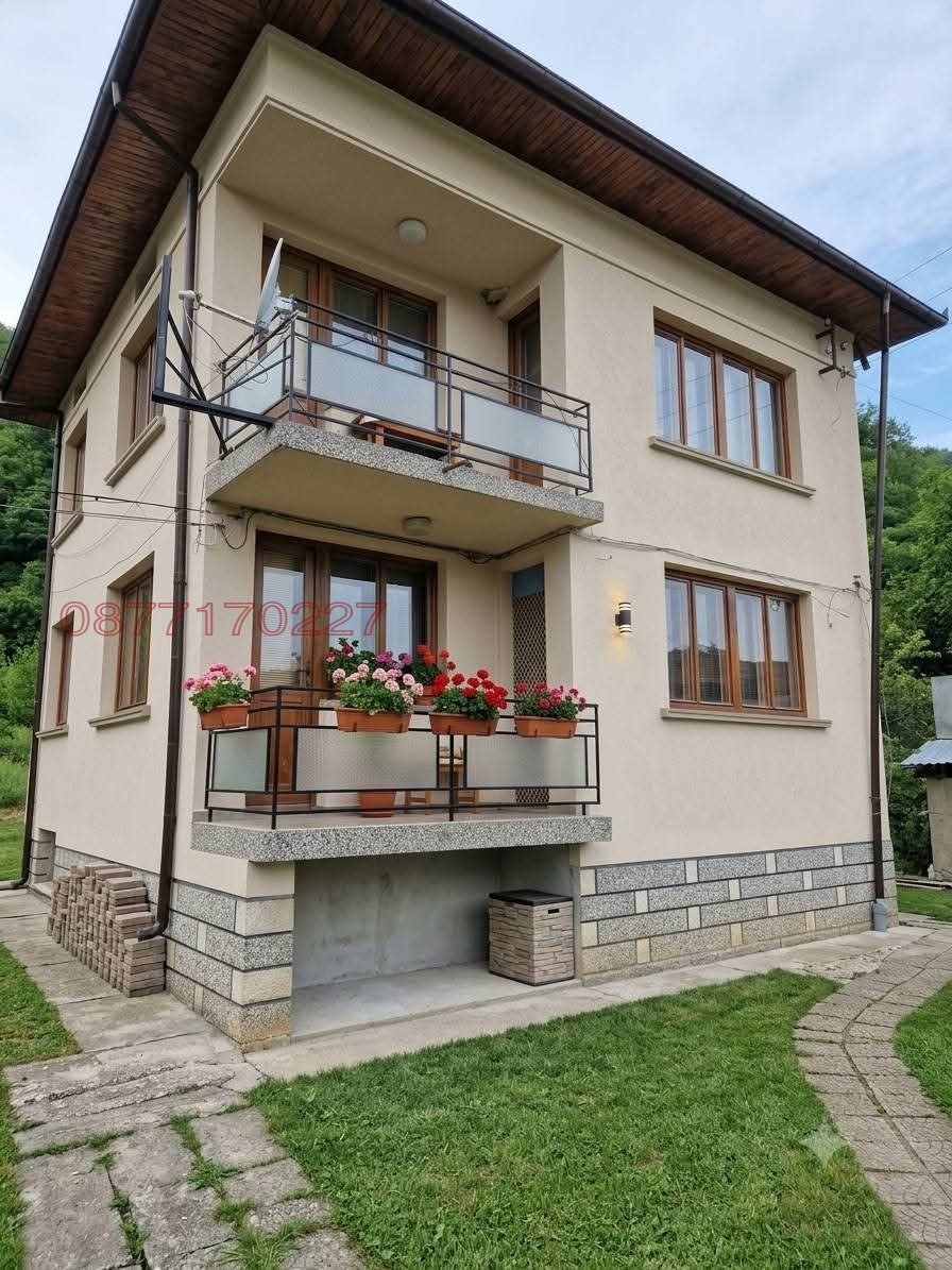 Продава КЪЩА, гр. Троян, област Ловеч, снимка 3 - Къщи - 55148162