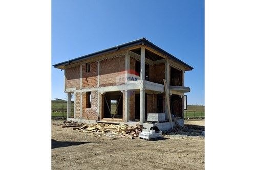 Продава КЪЩА, с. Кичево, област Варна, снимка 2 - Къщи - 53984162