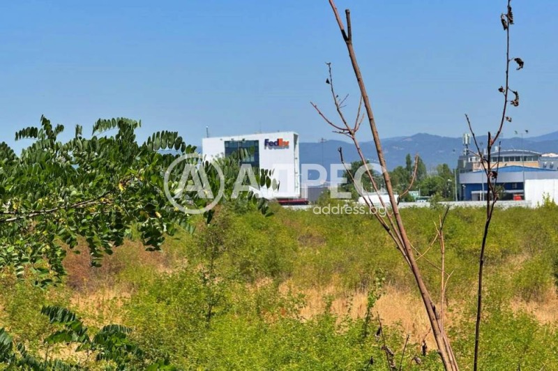 Te koop  Verhaallijn Sofia , Letishte Sofia , 13000 m² | 18075855 - afbeelding [4]