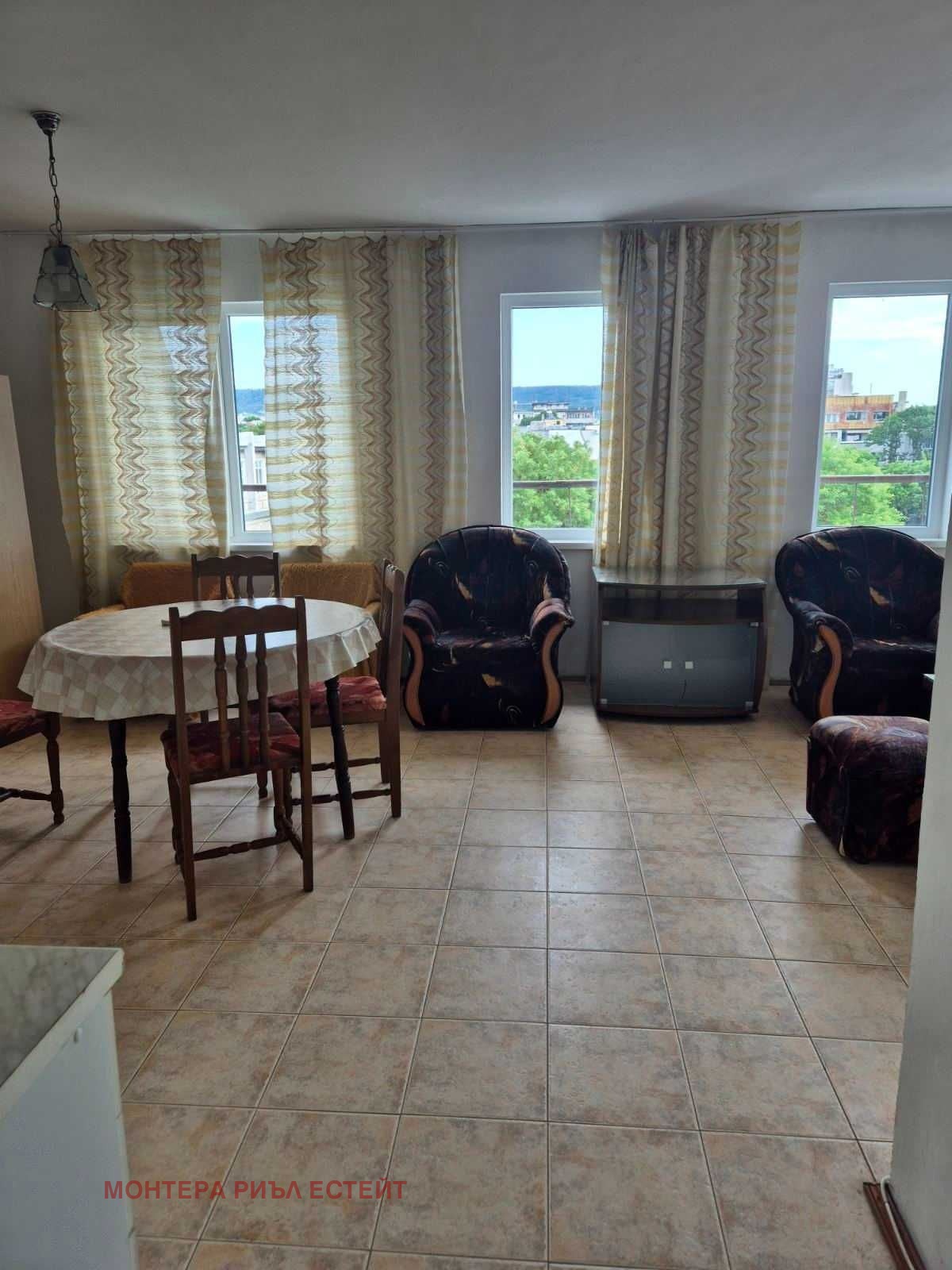 Продава 3-СТАЕН, гр. Варна, Окръжна болница-Генерали, снимка 3 - Апартаменти - 53731567