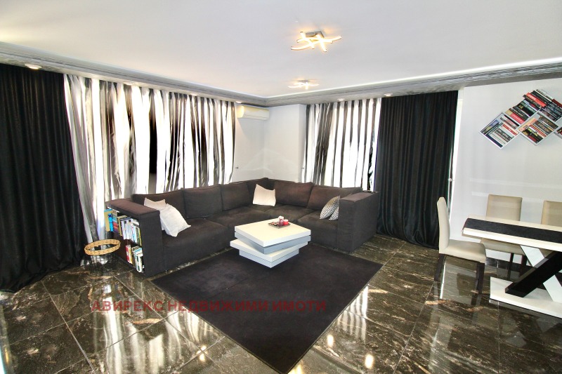En venta  1 dormitorio Plovdiv , Yuzhen , 134 metros cuadrados | 62641676