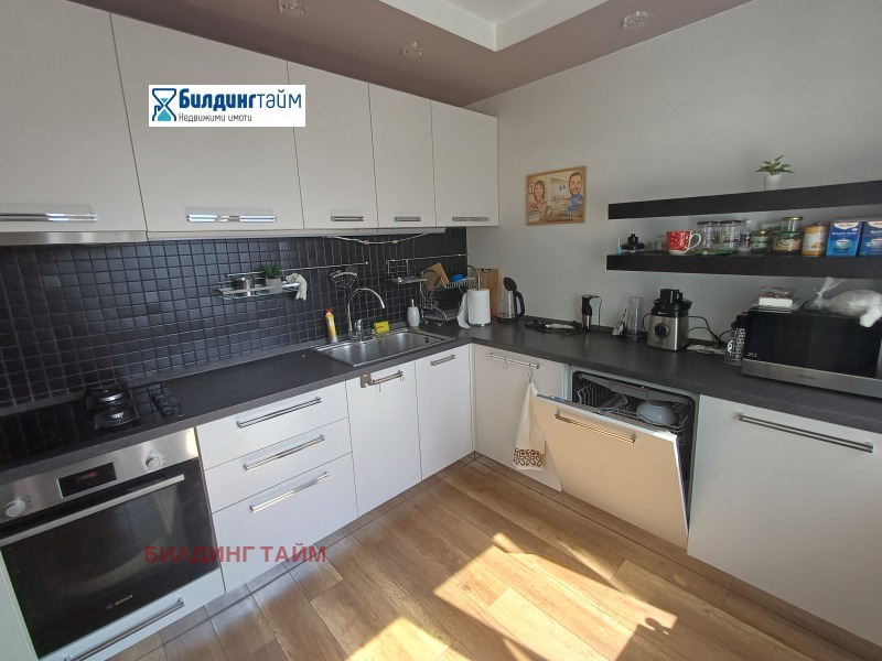 Продава  3-стаен град Шумен , Център , 98 кв.м | 12231281