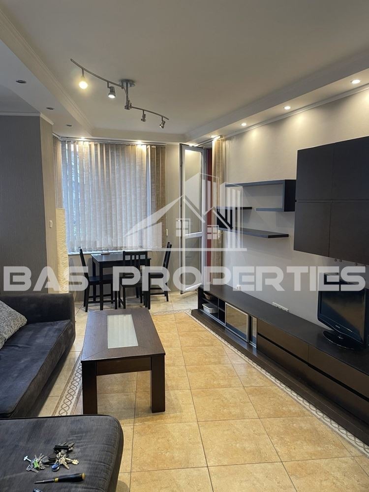 Продава 3-СТАЕН, гр. София, Белите брези