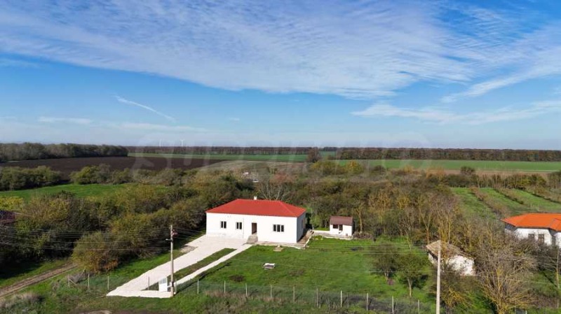 Продава КЪЩА, с. Дъбрава, област Добрич, снимка 4 - Къщи - 52559391