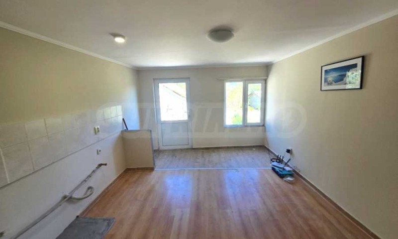 Продава КЪЩА, с. Дъбрава, област Добрич, снимка 8 - Къщи - 52559391