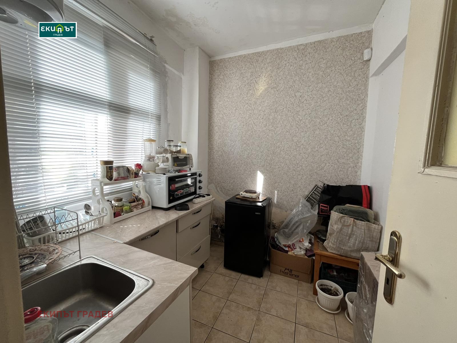Продава 2-СТАЕН, гр. Варна, ВИНС-Червен площад, снимка 2 - Апартаменти - 50600297