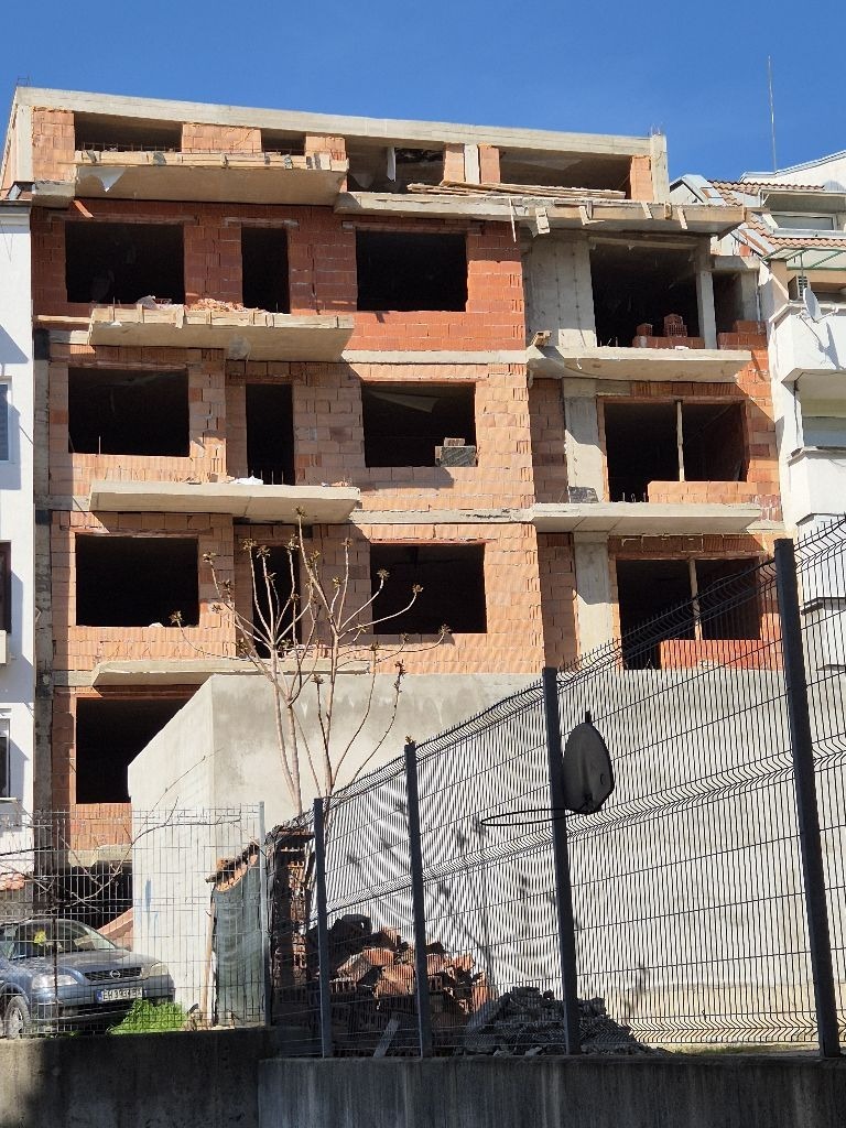 Продава 2-СТАЕН, гр. Плевен, Идеален център