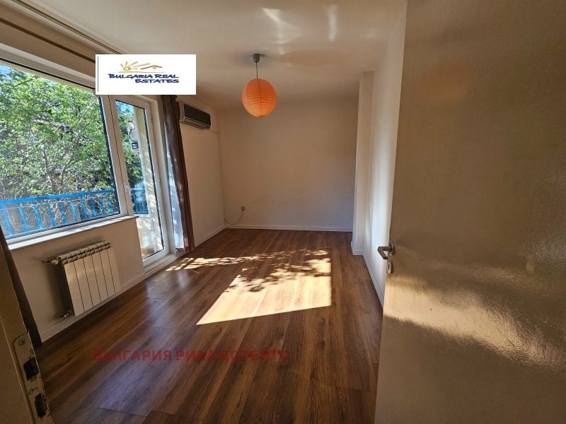 Eladó  2 hálószobás Sofia , Doktorski pametnik , 125 négyzetméter | 29114657 - kép [9]