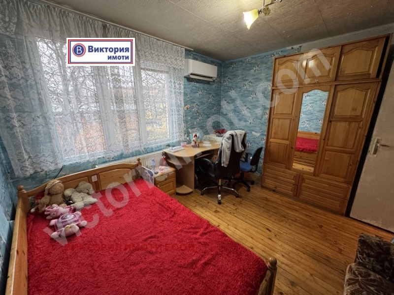 Продава ЕТАЖ ОТ КЪЩА, гр. Дебелец, област Велико Търново, снимка 5 - Етаж от къща - 53020794