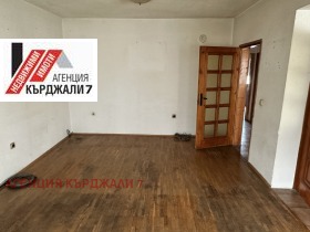 Многостаен град Кърджали, Център 9