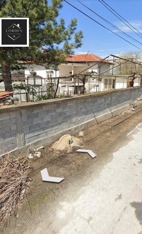 Ev Sinitovo, bölge Pazarcık 1