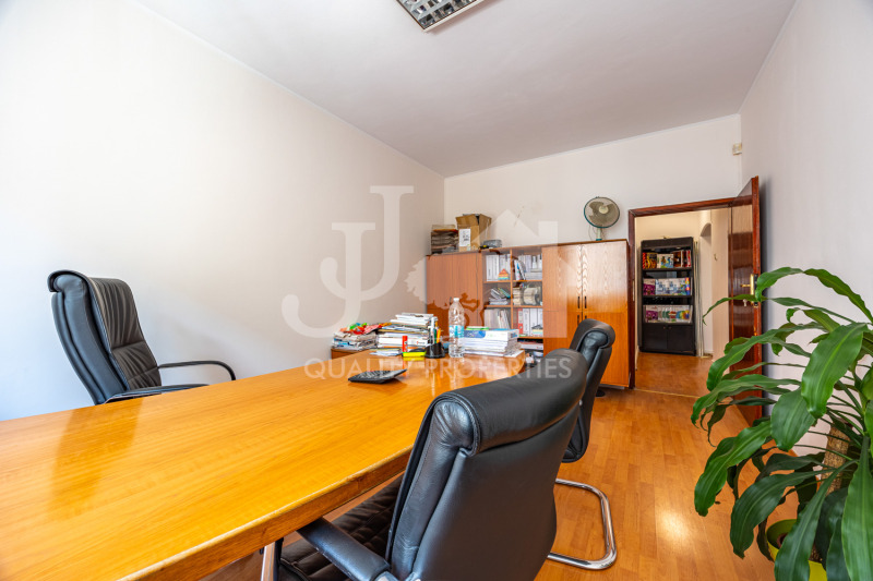 In vendita  2 camere da letto Sofia , Tsentar , 75 mq | 24312388