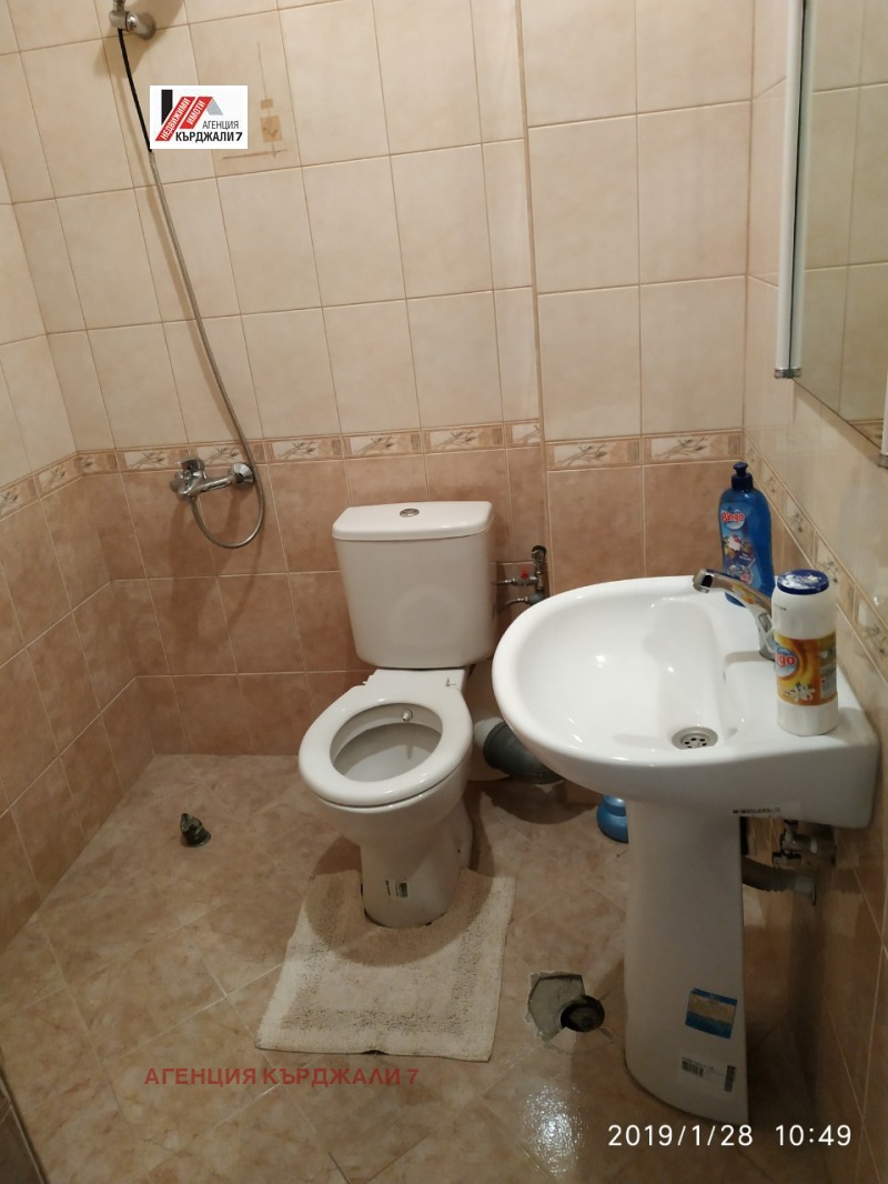 Продава 3-СТАЕН, гр. Кърджали, Възрожденци, снимка 8 - Aпартаменти - 49384548