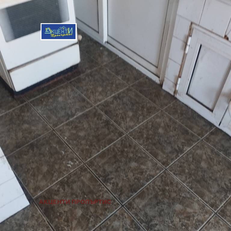 Продава 3-СТАЕН, гр. Велико Търново, Център, снимка 3 - Апартаменти - 53809997