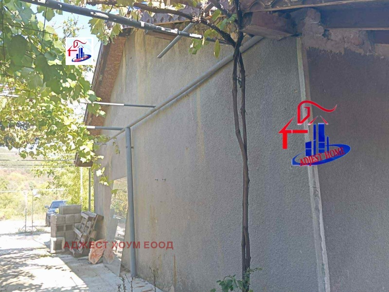 Продава ВИЛА, гр. Шумен, м-т Под Манастира, снимка 8 - Вили - 52241313