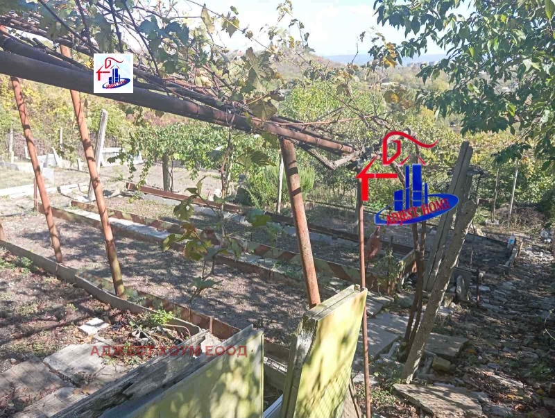 Продава ВИЛА, гр. Шумен, м-т Под Манастира, снимка 9 - Вили - 52241313