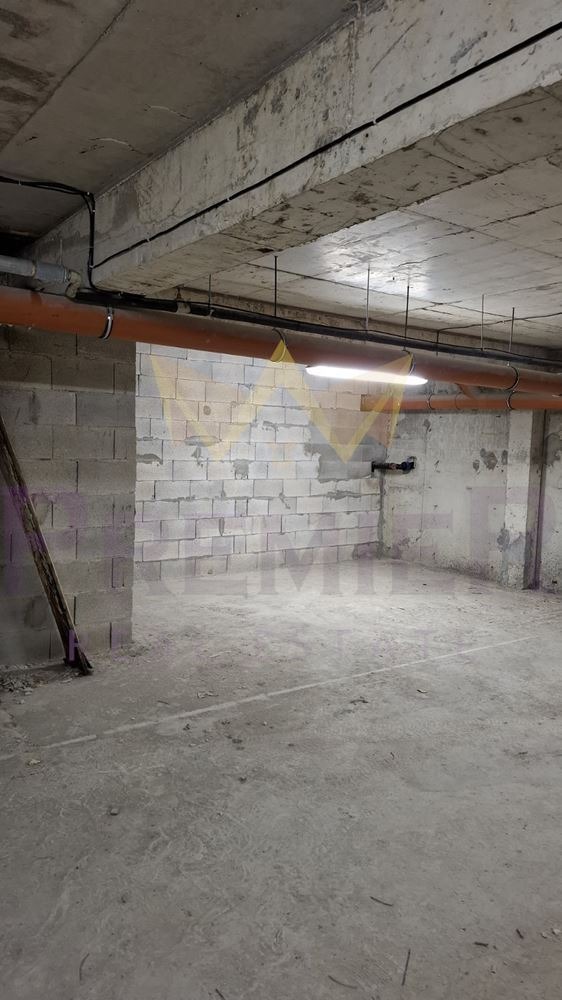 Продава ГАРАЖ, ПАРКОМЯСТО, гр. Варна, Цветен квартал, снимка 5 - Гаражи и паркоместа - 52720125