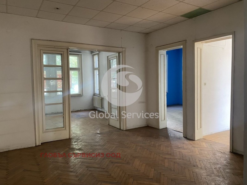 Продава МНОГОСТАЕН в град София, Център - 220 кв.м / 580 000 € » 1 134 381.40 лв., ГЛОБЪЛ СЪРВИСИЗ ООД