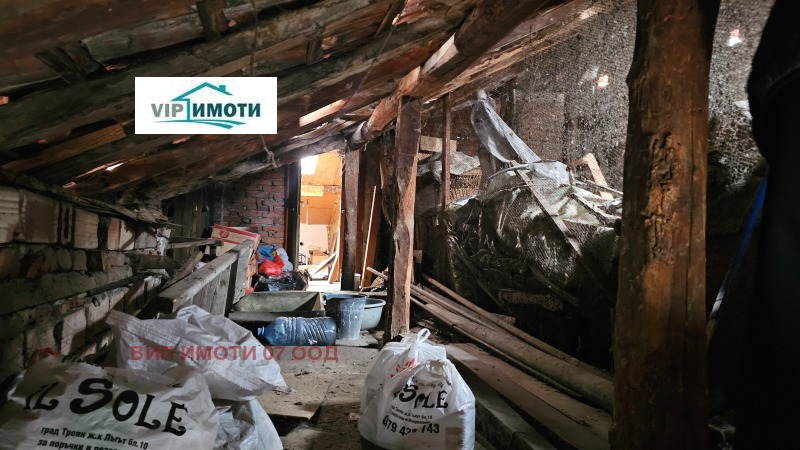Продава АТЕЛИЕ, ТАВАН в град Ловеч, Център - 40 кв.м / 23 008.13 € » 45 000 лв., ВИП ИМОТИ 07 ООД
