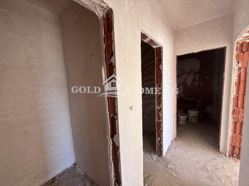 En venta  2 dormitorios Plovdiv , Ostromila , 143 metros cuadrados | 42757665 - imagen [8]