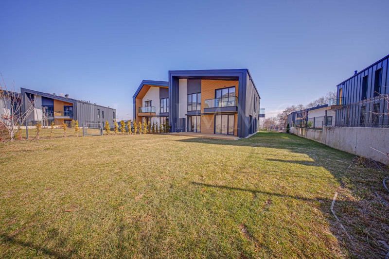 In vendita  Casa Sofia , Simeonovo , 330 mq | 38498154 - Immagine [2]