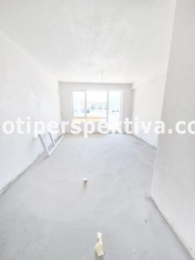 1 chambre Kyutchouk Parij, Plovdiv