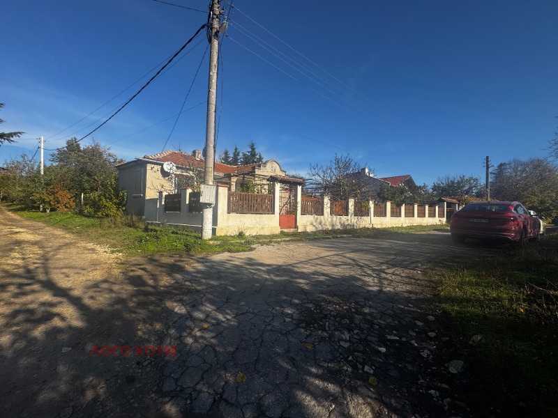 Продава КЪЩА, с. Осеново, област Варна