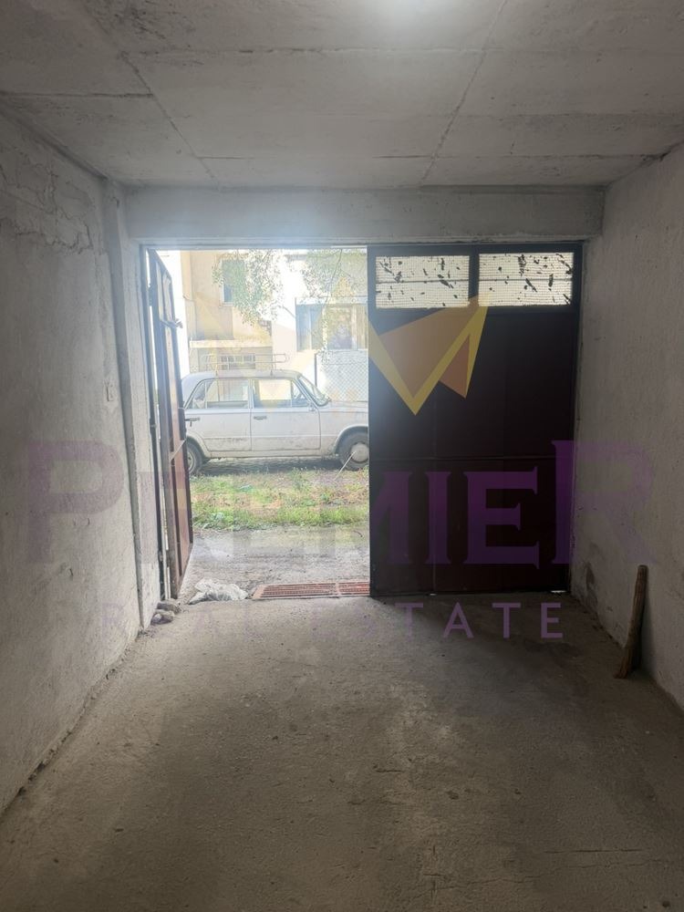 Продава ГАРАЖ, ПАРКОМЯСТО, гр. Варна, Център, снимка 8 - Гаражи и паркоместа - 55828951