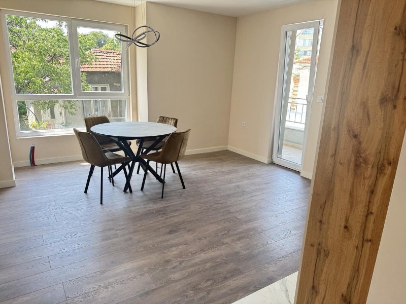 Продава  2-стаен град Русе , Възраждане , 61 кв.м | 90261459 - изображение [2]