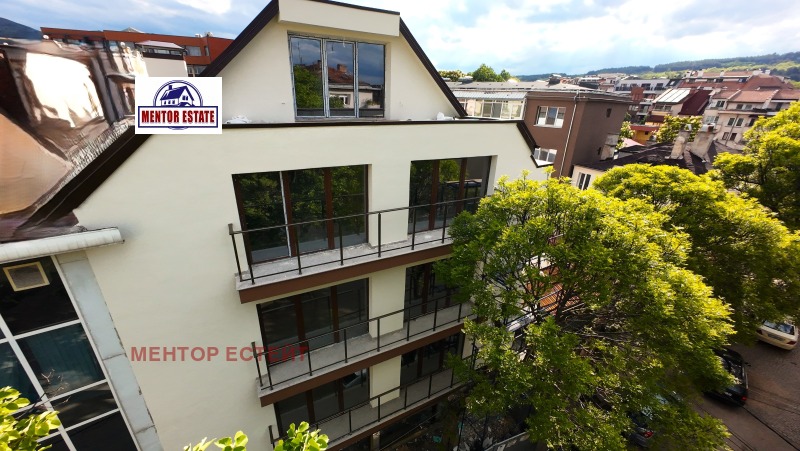 Eladó  2 hálószobás Pernik , Centar , 139 négyzetméter | 36348016