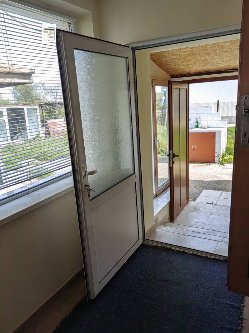 Продава КЪЩА, с. Смолница, област Добрич, снимка 5 - Къщи - 53177228