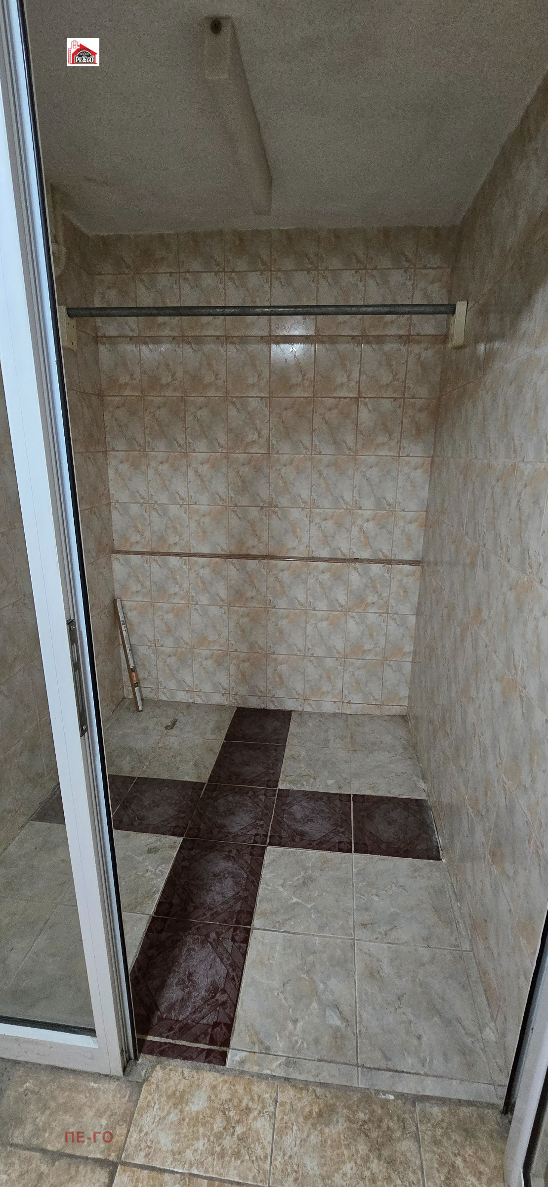 Продава ГАРАЖ, ПАРКОМЯСТО, гр. Пазарджик, Идеален център, снимка 3 - Гаражи и паркоместа - 54038581