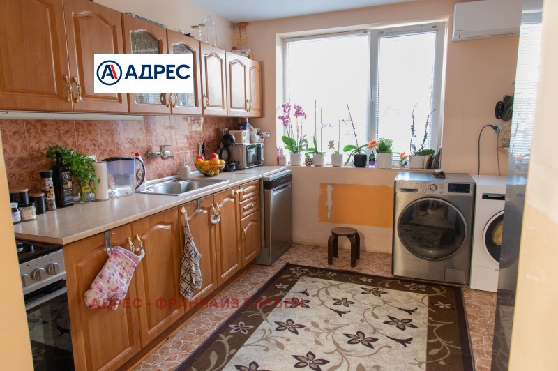 Продава КЪЩА, гр. Троян, област Ловеч, снимка 6 - Къщи - 52600192